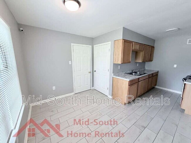 Building Photo - 4400 Elmridge St