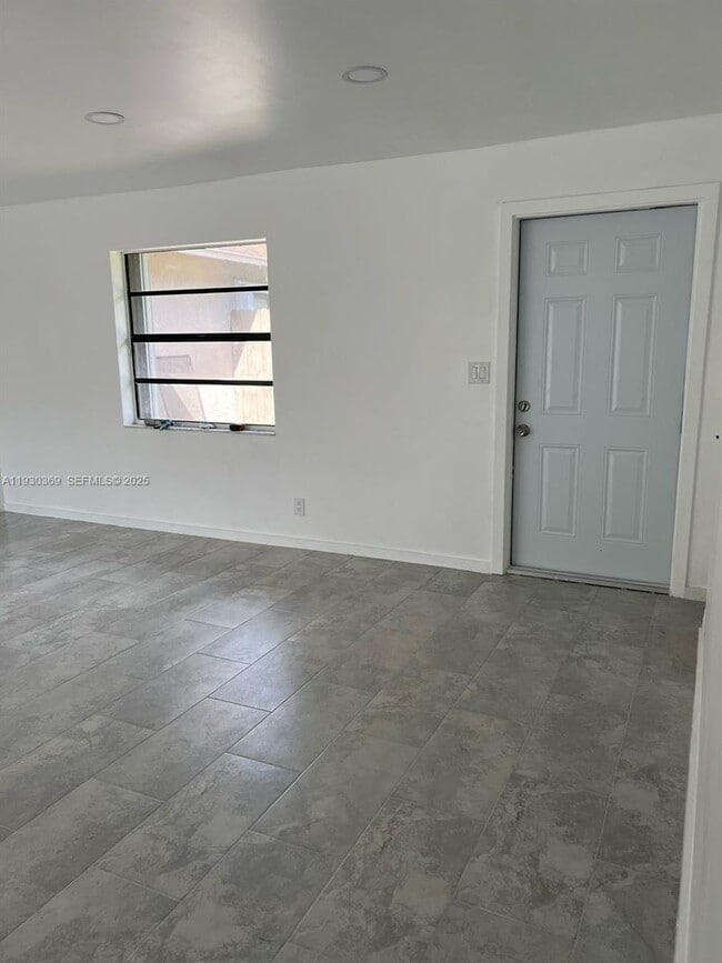 Building Photo - 7474 E Plumosa Ln