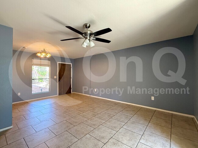 Building Photo - 3119 W Cochise Dr