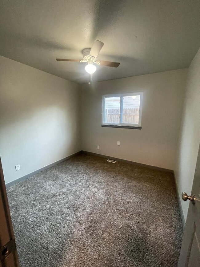 Building Photo - NORMAN HOME AVAILABLE FOR LEASE