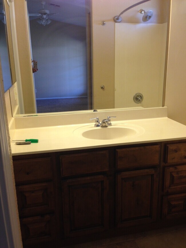 Building Photo - 2316 E Stottler Dr