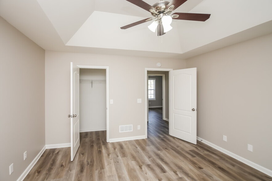Building Photo - 7817 Cambridge Dr
