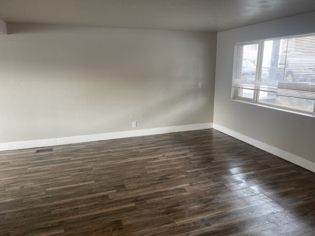 Building Photo - "Charming 2-Bed Retreat in Washington Terrace – Cozy Comfort at 912 Sq Ft!"