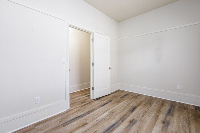 Building Photo - 1446 1st Ave