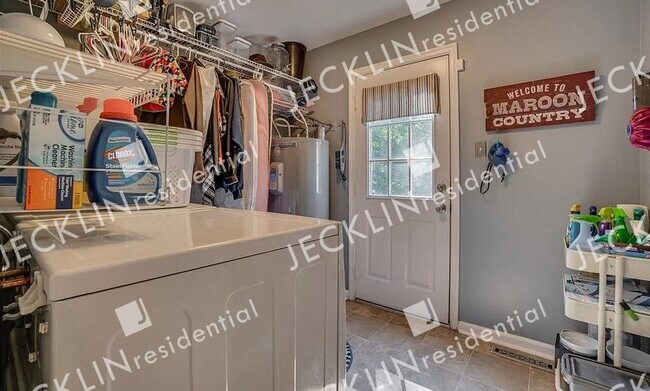 Building Photo - 9606 Tracy Ct
