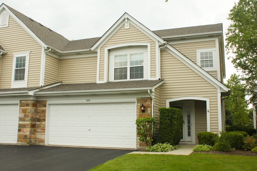Front of townhouse - corner unit - 344 S Lancelot Ln