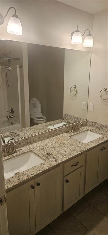 Building Photo - 302 Emerald Woods