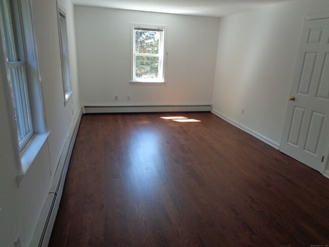 Building Photo - 531 Hollow Tree Ridge Rd