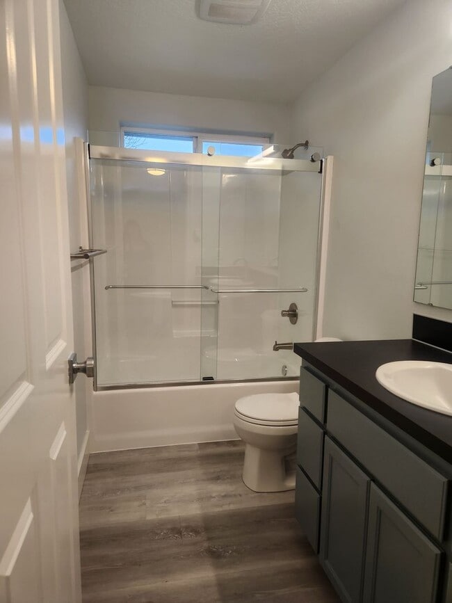 Building Photo - Recently Renovated 3 Bedroom Campus Duplex!
