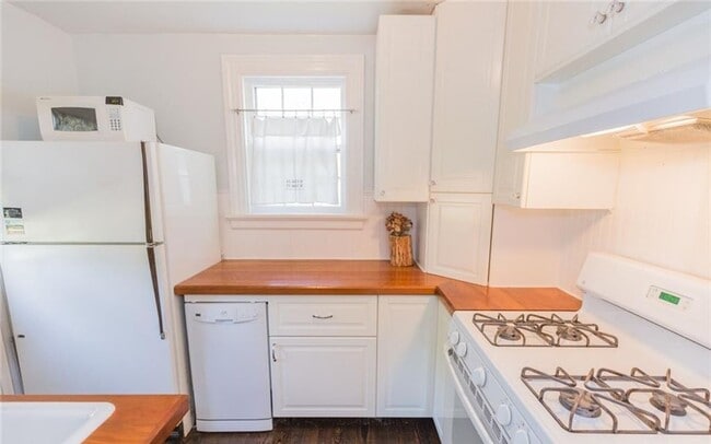 Building Photo - Great House for rent Maymont and Texas Beach area