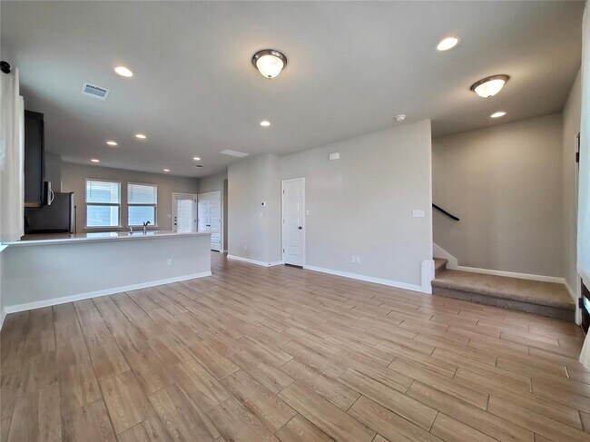 Building Photo - 1740 Fountain Bridge Dr