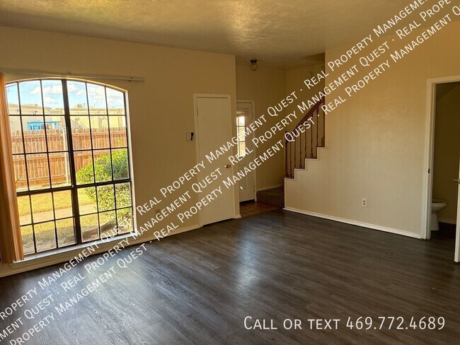 Building Photo - 611 Oriole Blvd