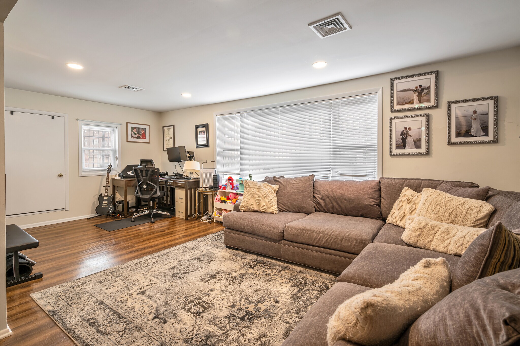 LR near office area - 281 Bloomfield Ave