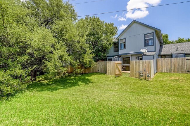 Building Photo - 1411 Gracy Farms Ln