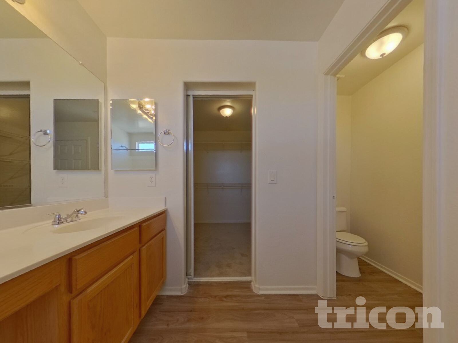 Building Photo - 2640 S 89th Ave