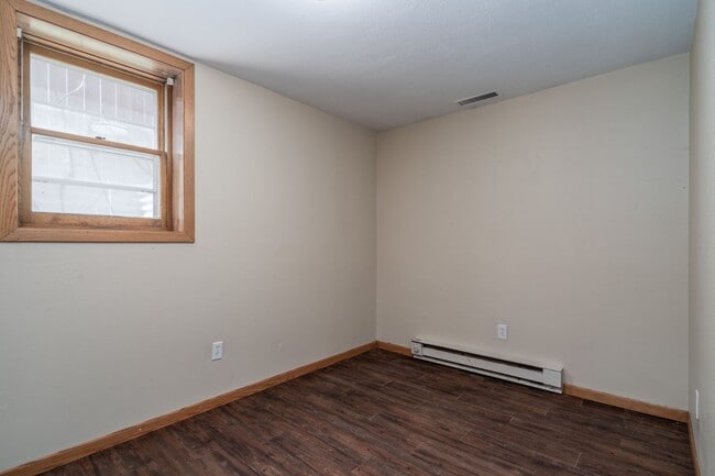Building Photo - Single Family Home - Located Near Campus