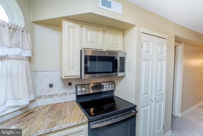 Building Photo - 1529 Margaret Ct