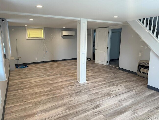 Building Photo - 10 Hillside Terrace