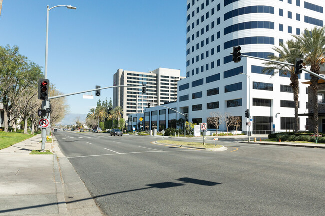 Building Photo - 6333 Canoga Ave