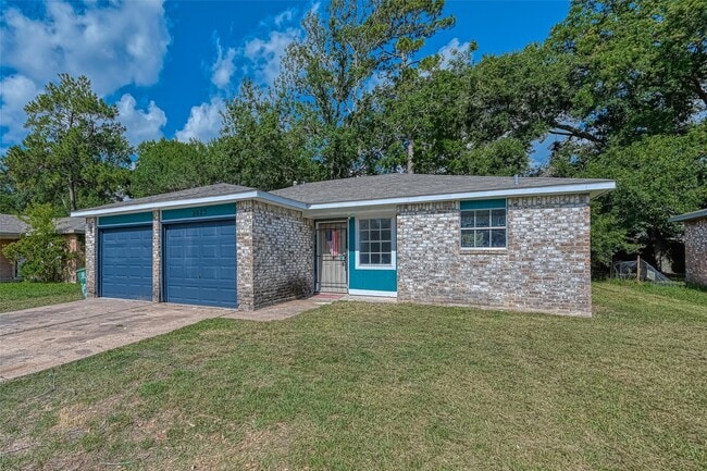 Building Photo - 8623 Valley Forest Dr