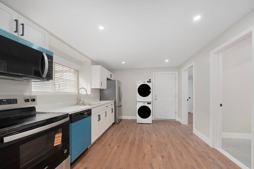 Building Photo - 28 Grosvenor Ave