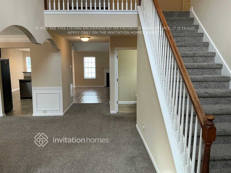 Building Photo - 4444 Grove Lake St SW