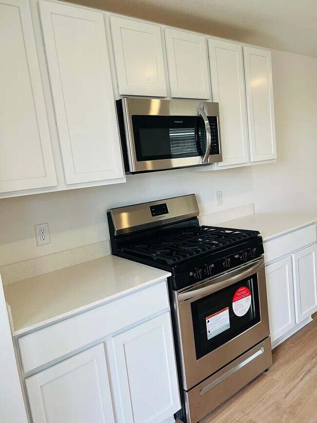 Building Photo - 26739 Paloma Blanca Dr