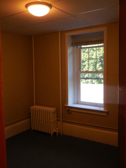 Building Photo - 31 New Turnpike Rd