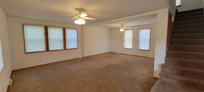 Building Photo - 6060 Town Hall Dr