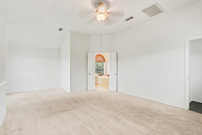 Building Photo - 16434 Red Crest Dr