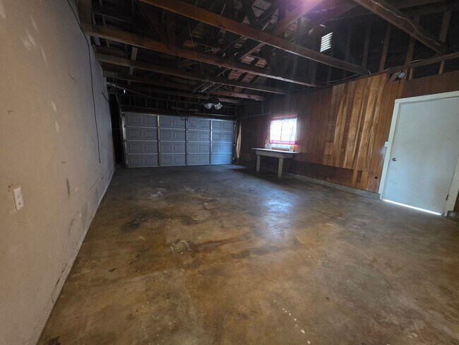 Building Photo - 240 Pedras Rd