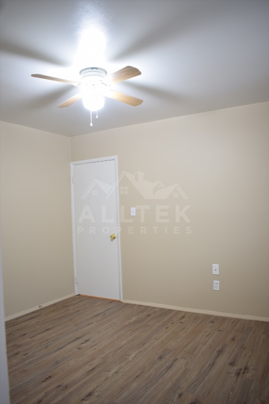 Building Photo - 489 Southward Dr