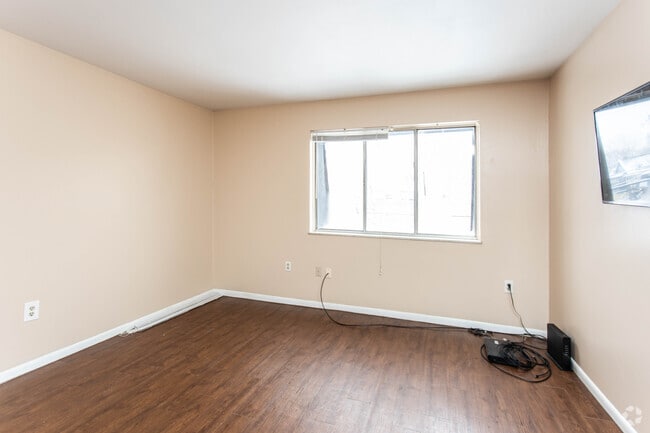 2BR, 1BA - 1,010 SF - Flats at 1991