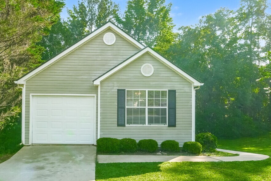 Primary Photo - 1214 Foxwood Dr