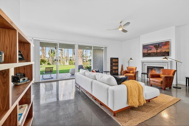 Building Photo - 76790 Lark Dr