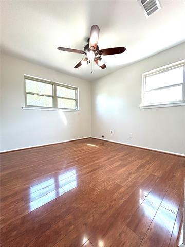 Building Photo - 861 Russell Ln