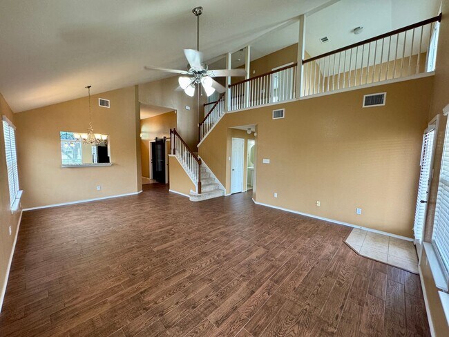 Building Photo - 5207 Bridgewood Dr