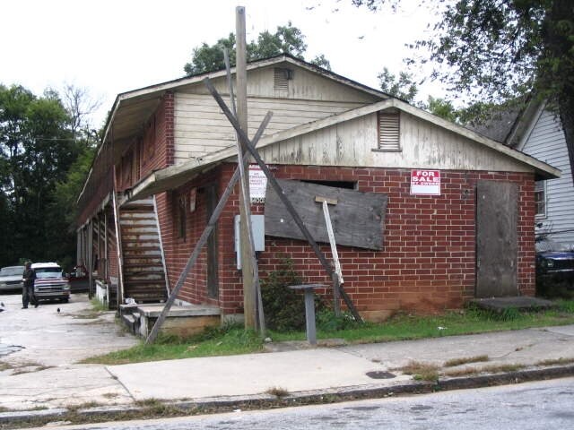 Building Photo - 400 Rawson St