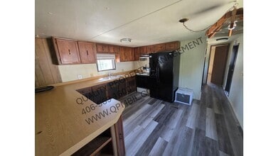 Building Photo - 3955-3956 BLUEBIRD MOBILE CT
