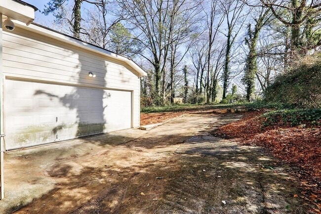 Building Photo - Charming 3 BD 2 BA Decatur Home Near Downtown Atlanta! ***Get 50% Off Your First Month! Limited T...