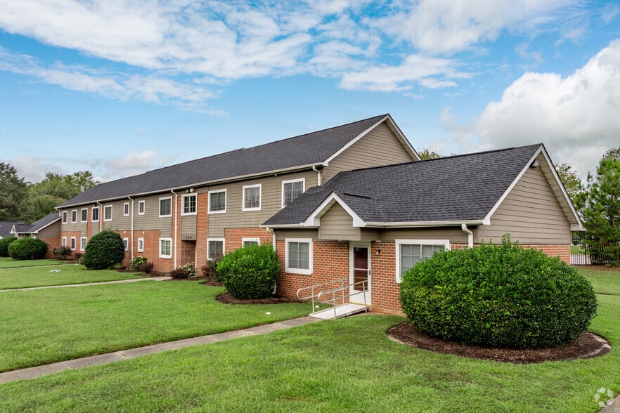 Primary Photo - Church Manor