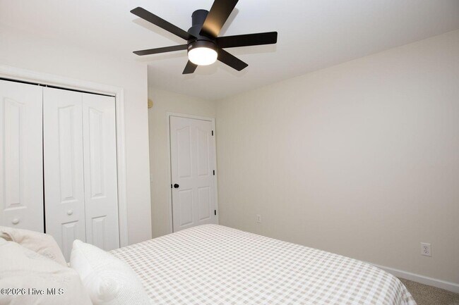 Building Photo - 681 Ginesing Dr