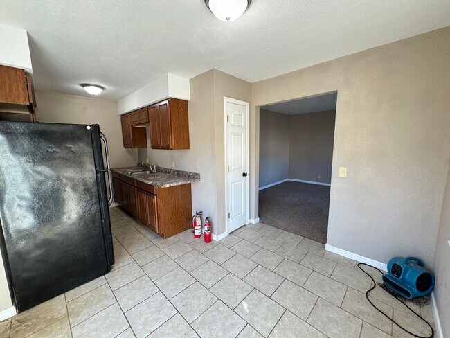 Building Photo - 230 SE 121st Rd