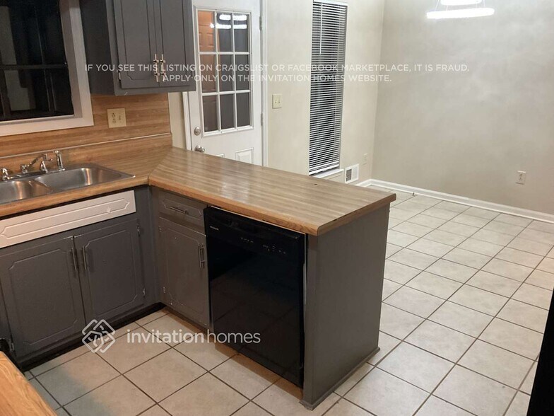 Building Photo - 8272 Blackfoot Trail