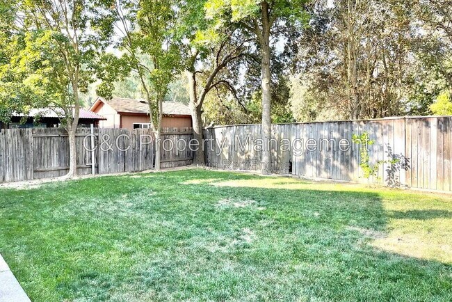 Building Photo - 8717 Spruce Ridge Way