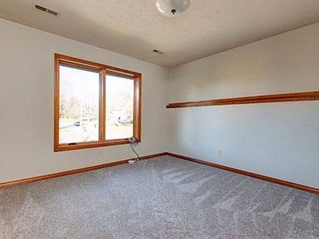 Building Photo - Executive 4 Bedroom 4 Bath 3+ Car Garage -...