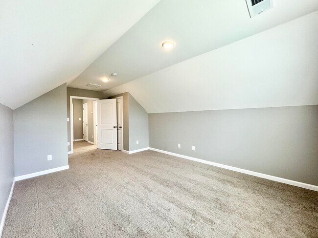 Building Photo - 6093 Arbor Wds Wy