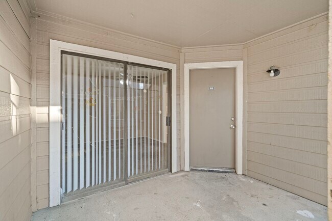 Building Photo - 6701 Sands Point Dr