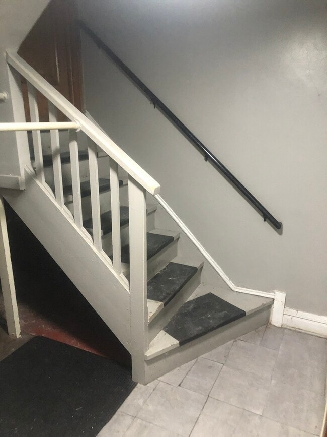 Building Photo - 1632 Ridgeland Ave