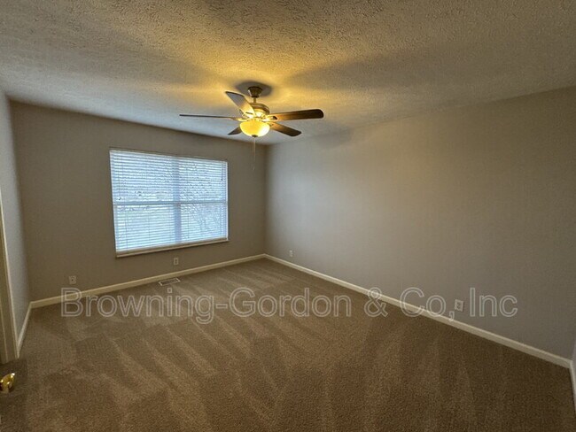 Building Photo - 2757 Welshcrest Dr